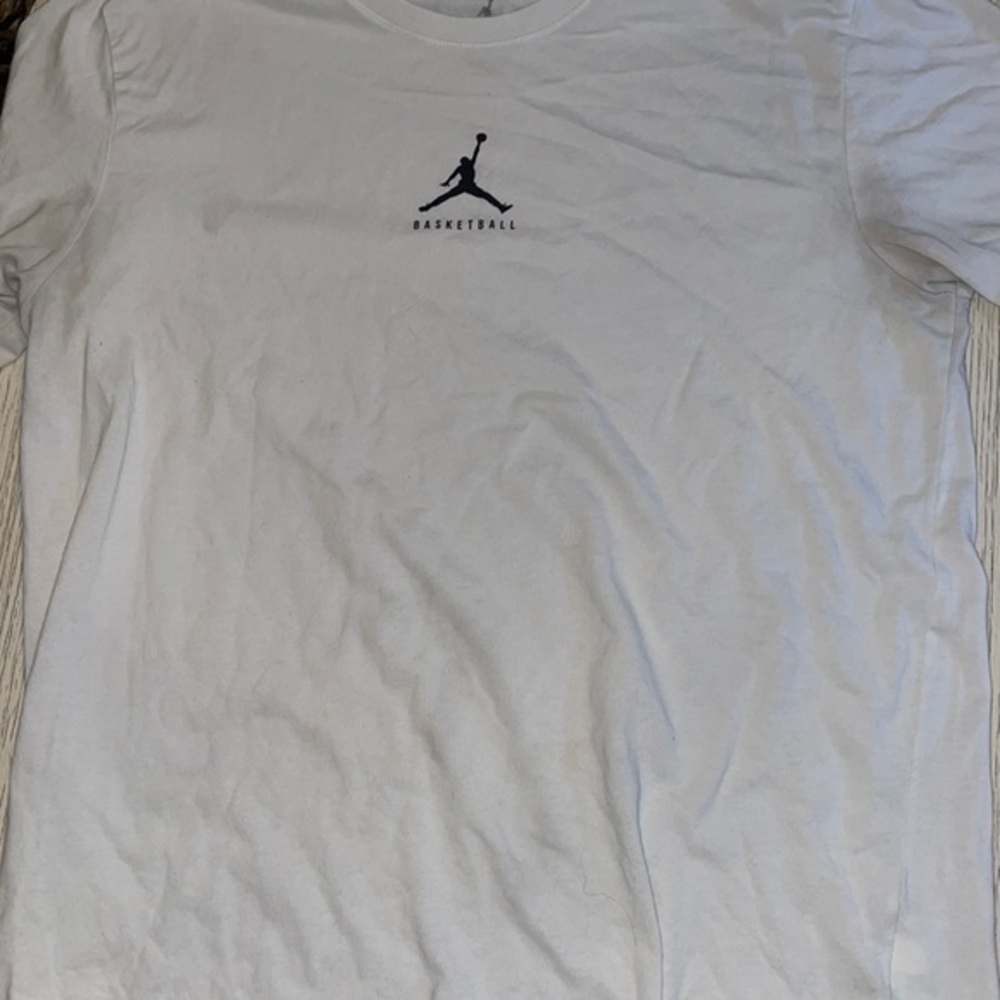 Jordan basketball shirt - L